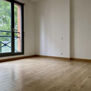 VALENCIENNES : Appartement T2 avec parking aérien fermé - Photo 2