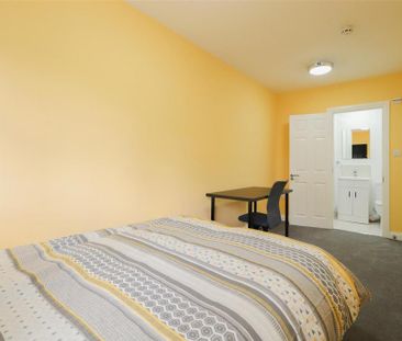 6 bedroom terraced house to rent - Photo 5