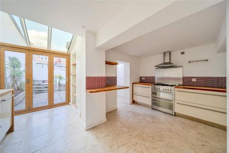 4 bedroom terraced house to rent - Photo 5