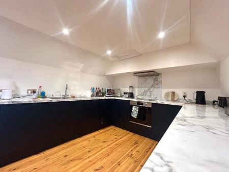 2 bedroom maisonette to rent - Photo 5