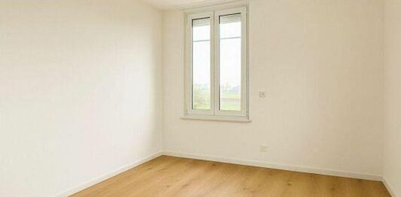 First rental: 2.5-room designer apartment with large garden - Foto 2