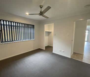 Modern 4-Bedroom Home in Park Ridge! - Photo 2