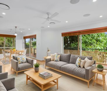 Spacious Two Bedroom Apartment with Balcony in Prime Location - Photo 1