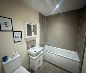 2 bedroom flat to rent - Photo 6