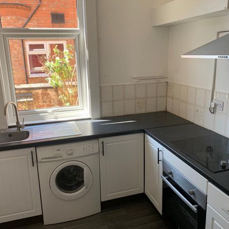 1 bedroom block of apartments to rent - Photo 3