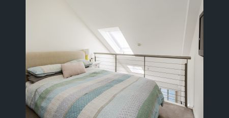 Stylish, fully-furnished loft-style apartment on the Harbour - Photo 5