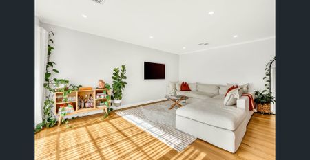 Beautifully Renovated Rear Homette in Niche Group! - Photo 3