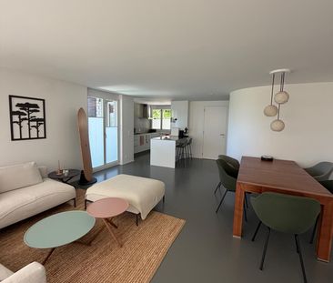 Wunderschönes 5,5-Zimmer Doppel-Einfamilienhaus mit Garten in Gümligen - Photo 1