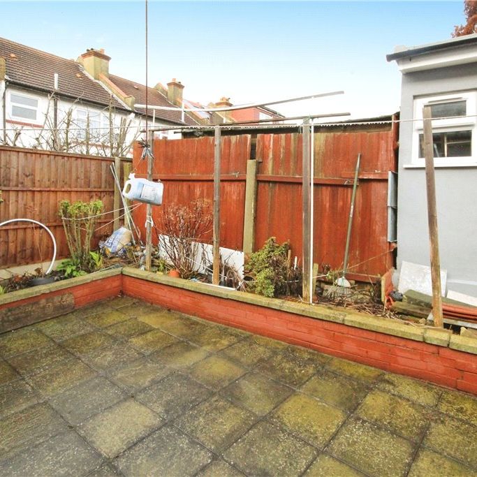 Nutfield Road, Thornton Heath - Photo 1