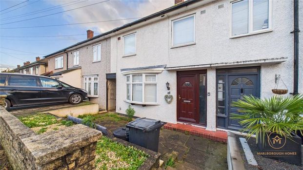 3 bedroom link detached house to rent - Photo 1