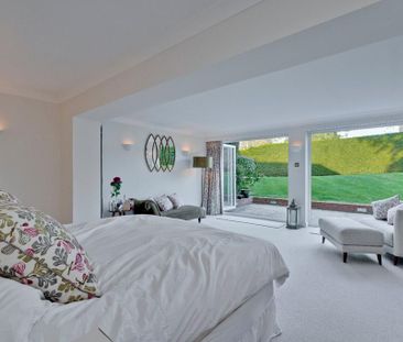 4 bedroom semi-detached house to rent - Photo 6
