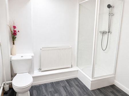 Flat C 364 High Street - Photo 5