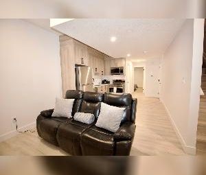 2 Bedroom 1 Bath Inglewood Basement For Rent - Photo 2