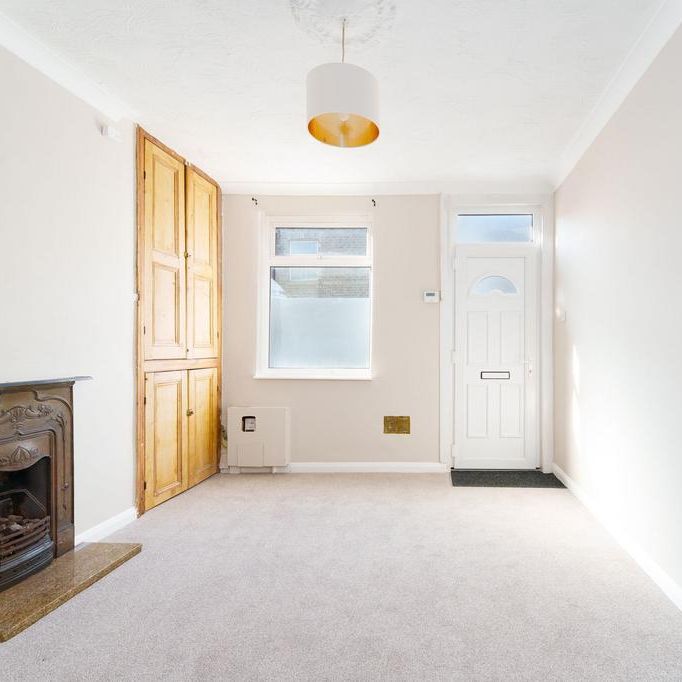 2 bedroom terraced house to rent - Photo 1