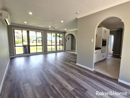 Beautifully Renovated Three Bedroom Family Home in Leumeah for Lease! - Photo 5