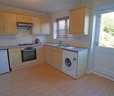 2 bedroom semi-detached house to rent - Photo 6