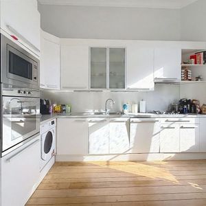 Appartement te huur in Ukkel voor € 1.500 met 2 slaapkamers - Photo 3