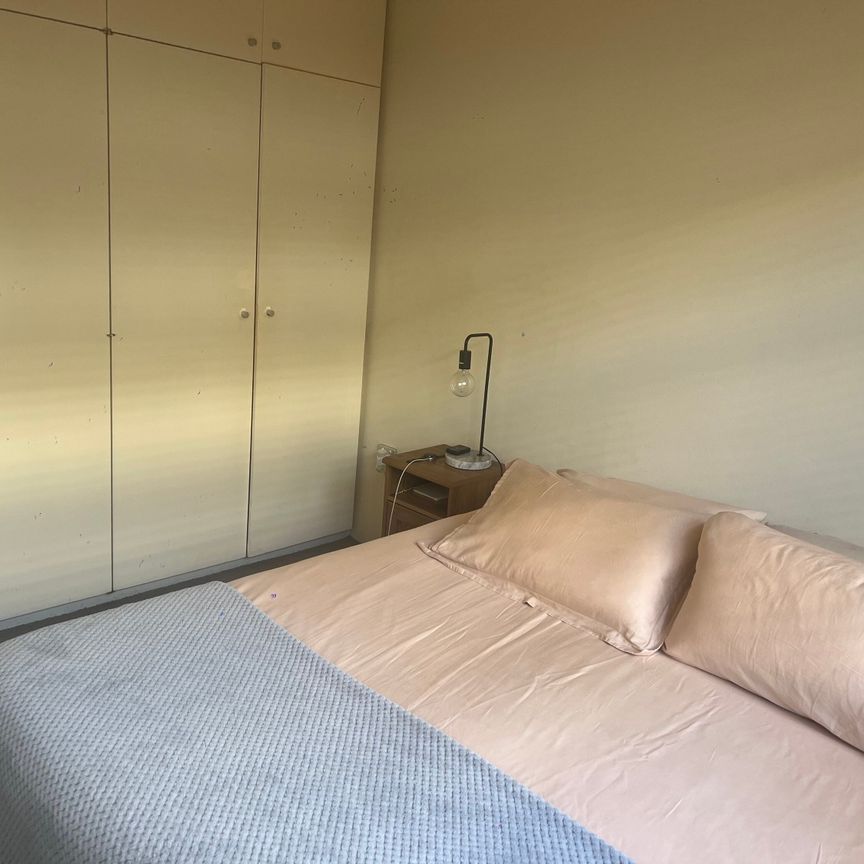 Elizabeth Bay - Photo 1