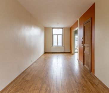 Ruime woning met 3 slaapkamers in het centrum. - Photo 3