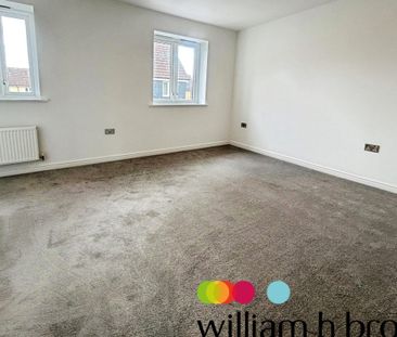 Redwing Close - Photo 1