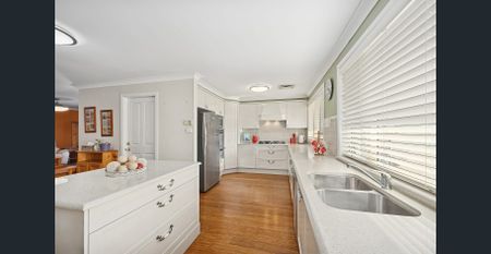 Immaculate Family Home with Pool - Photo 4