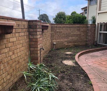 Convenient Location - Photo 4