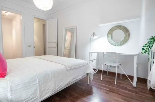 Carrer de Muntaner, Barcelona, Catalonia 08021 - Photo 1