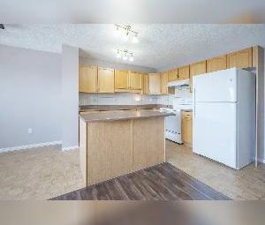 3 bedroom Duplex for rent in Silver Berry - Photo 3