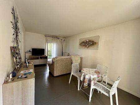 Location Appartement 2 pièces 46m² - Photo 5