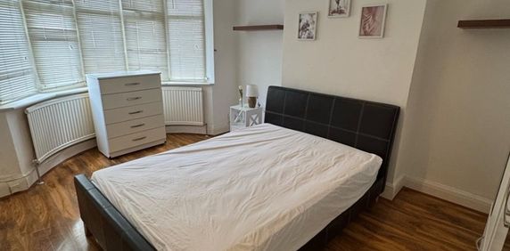 Room in a Shared House, Berne Road, CR7 - Photo 2