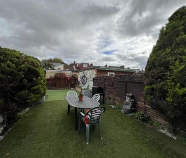 4 bedroom terraced house to rent - Photo 2