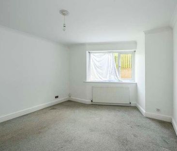 The Glen, Woodlands Road, Redhill, Surrey, RH1 - Photo 2