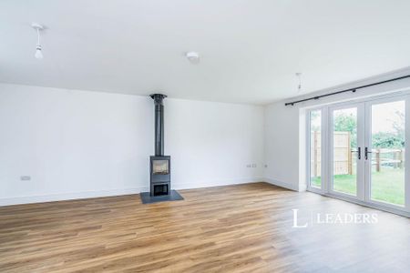 3 bedroom terraced house to rent - Photo 2