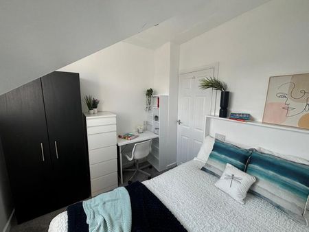 3 bedroom terraced house to rent - Photo 5