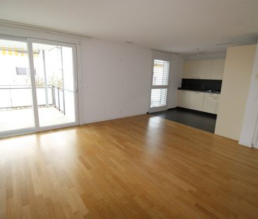 Moderne 3.5-Zimmerwohnung mit Balkon - Photo 6