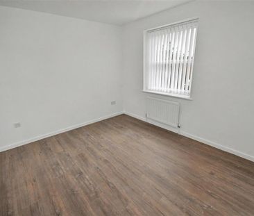 2 bedroom semi-detached house to rent - Photo 3