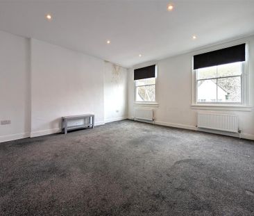 4 bedroom apartment to rent - Photo 4