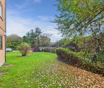 Knaves Hollow, Wooburn Moor, High Wycombe,HP10 - Photo 3