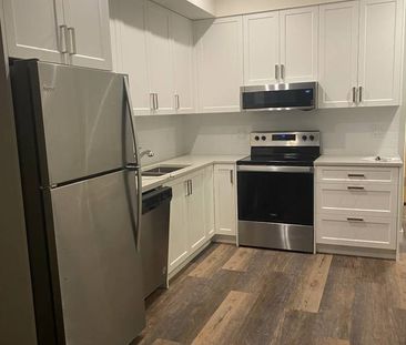 Central Park Village – Park Suites 1BD/1BA - Photo 2