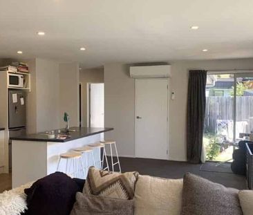 Long-Term Rental: Sunny 3-Bedroom Home in Family-Friendly Riverside... - Photo 3