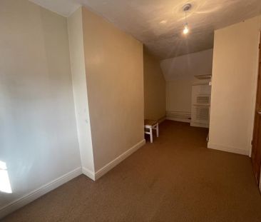 3 bedroom end of terrace house to rent - Photo 4