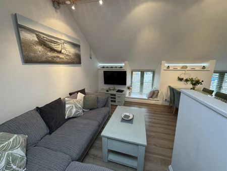 2 bedroom barn conversion to rent - Photo 2