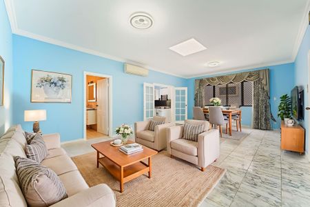 Spacious and Modern 3-Bedroom Brick Home in the Heart of Burwood - Ideal for Families - Photo 2