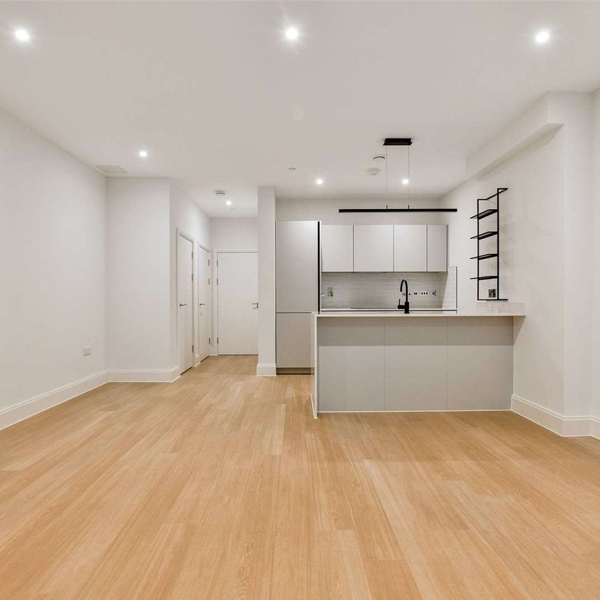 A modern one bedroom apartment that can be furnished overlooking a wonderful Atrium in the sought after Horlicks by Berkeley Homes development. - Photo 1