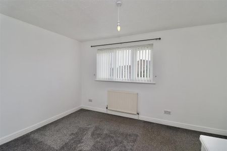 2 bedroom semi-detached house to rent - Photo 4