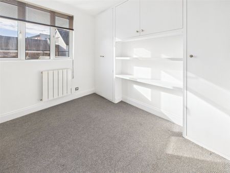 Heath Road, Twickenham, Middlesex, UK, TW1 - Photo 4