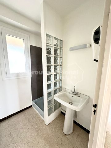 Location Appartement 3 pièces 61m² - Photo 3