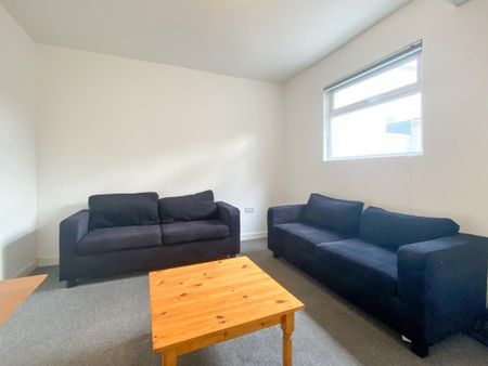 6 bedroom house to rent - Photo 2