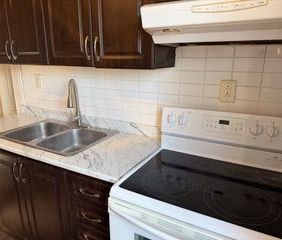 For Lease - 26 Harvey Street, Hamilton, Ontario - Photo 4