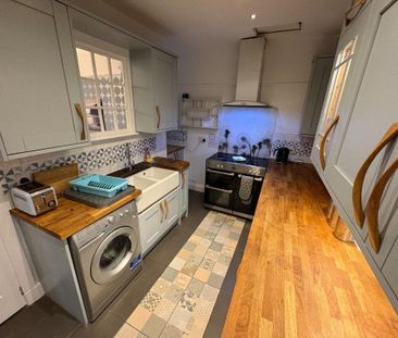 3 bedroom semi-detached house to rent - Photo 3